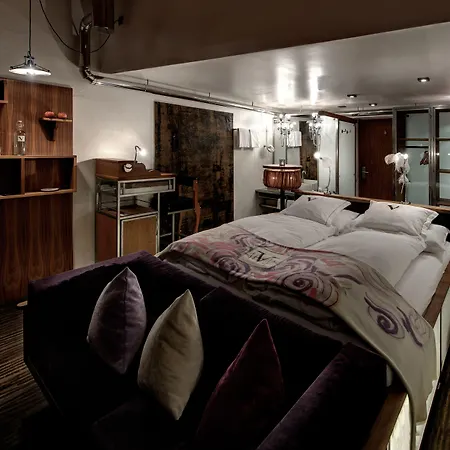 Backstage Boutique Hotel 4*