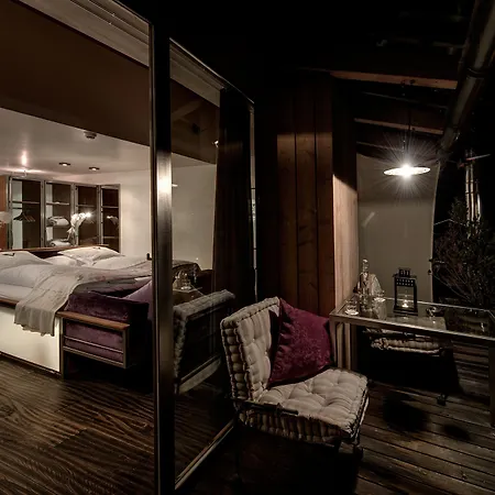 Backstage Boutique Hotel 4*