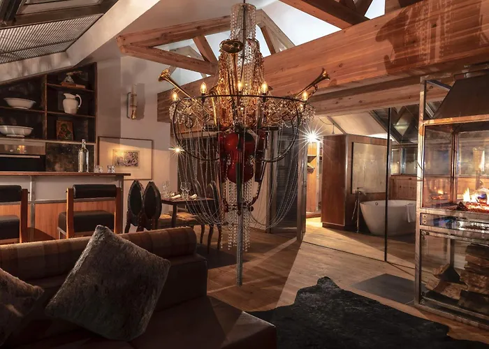 Backstage Boutique 4*